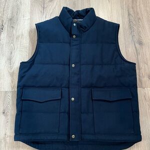 Men's Quilted Puffer Vest in Navy — Sleeveless Layering Vest